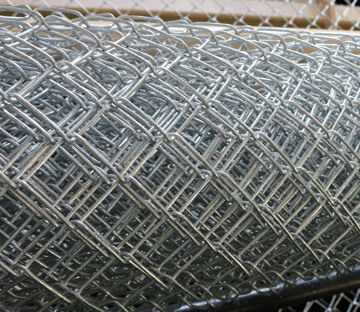 Galvanized chain link roll
