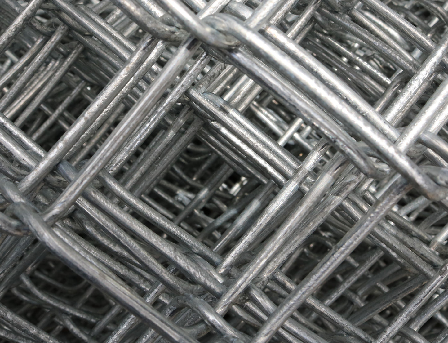 Galvanized chain link diamond
